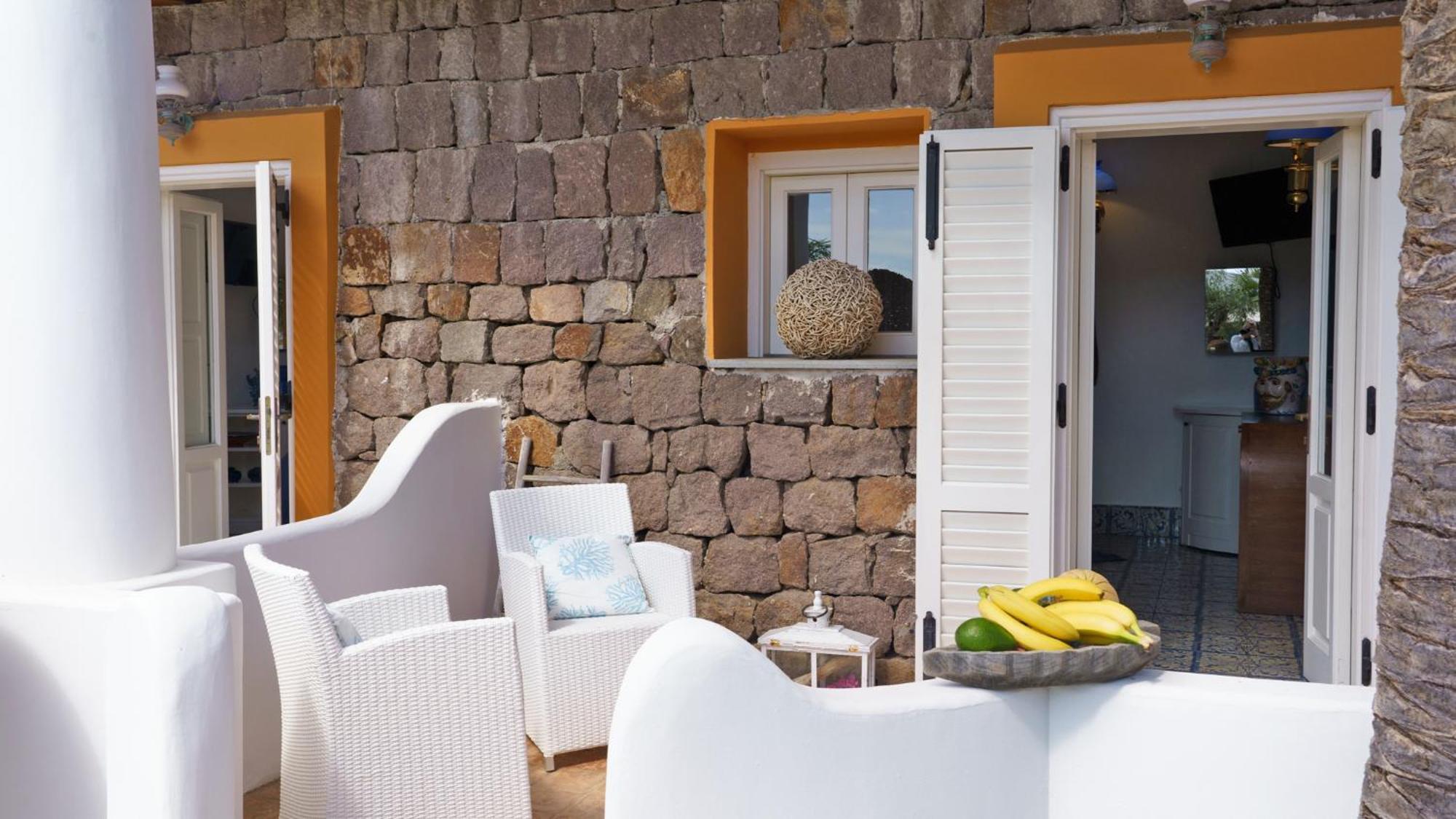 Hotel Oasi Panarea Exterior foto